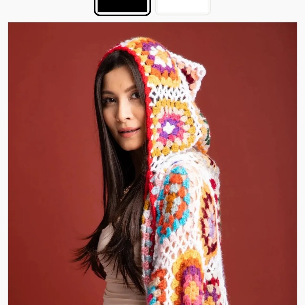 Saachi Granny Hooded Square Crochet